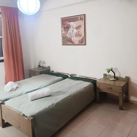 Rethymno, Atsipopoulo Neighborhood, Whole House For Up To 6 People بيت للعطل